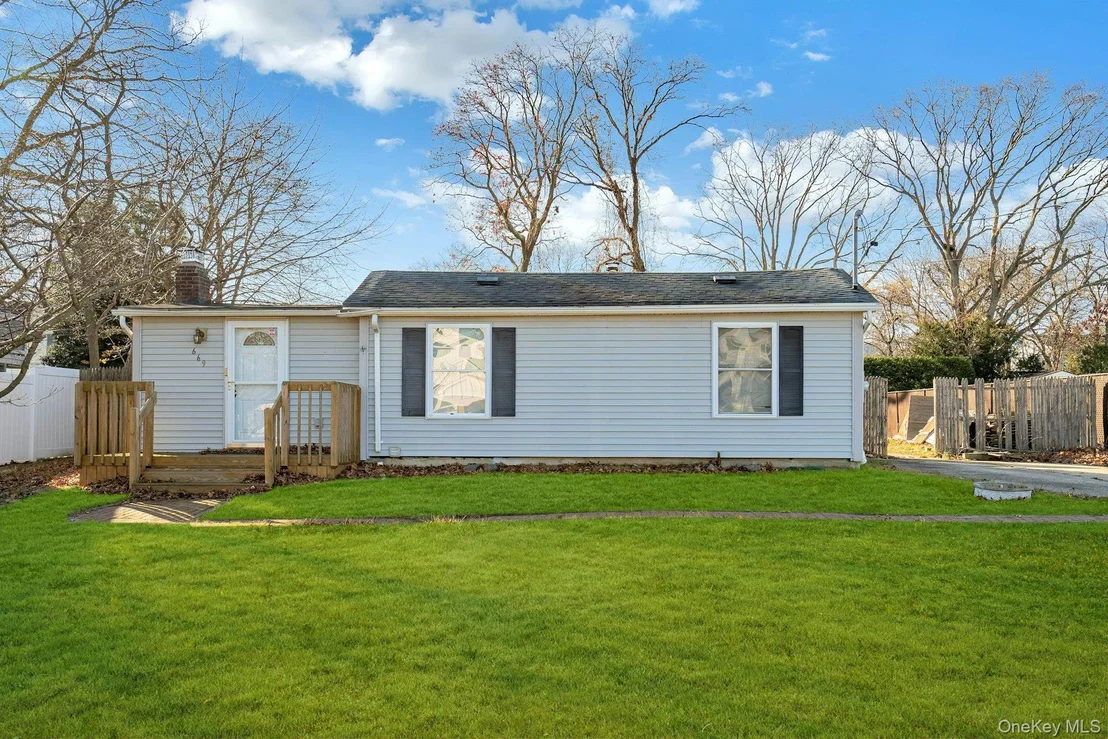 Photo of 669 East Drive