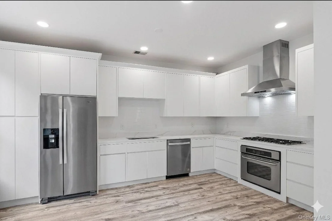 Photo of 132 Benefield Boulevard