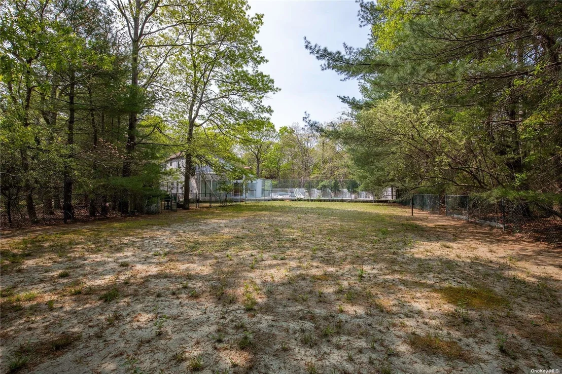 Photo of 20 Midhampton Avenue