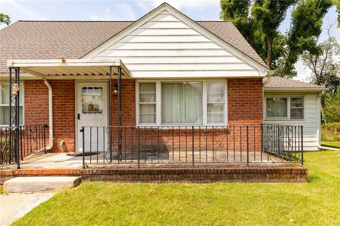 Photo of 9 Briarwood Drive