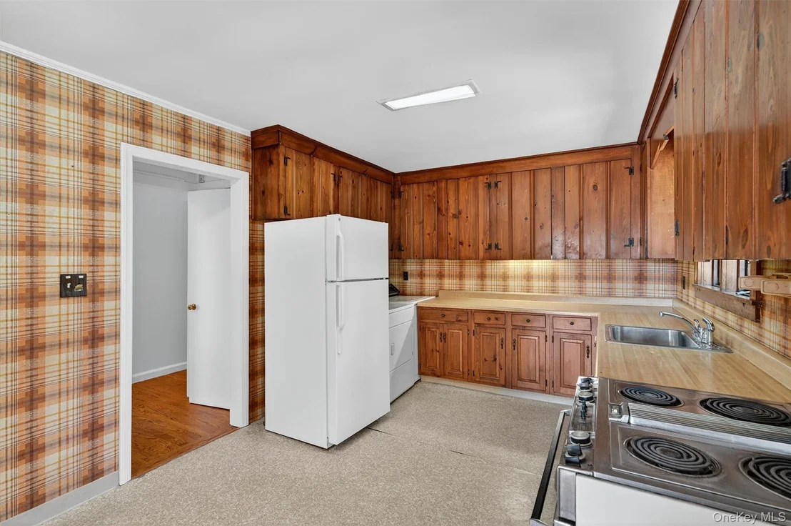 Photo of 12 Mid Oaks Drive