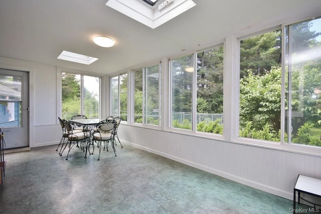 Photo of 10 Lakeview Road