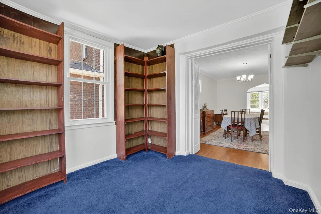 Photo of 84 Halstead Avenue