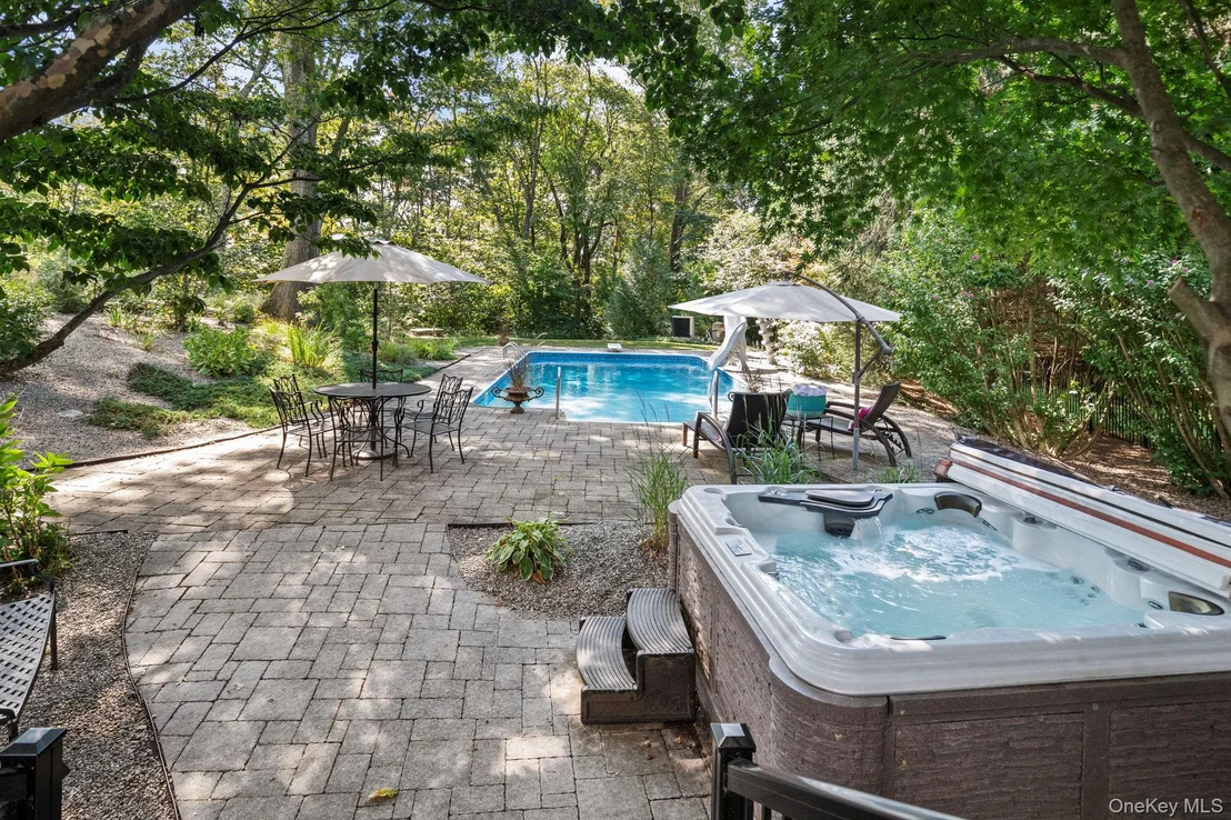 Photo of 6 Ridge Circle
