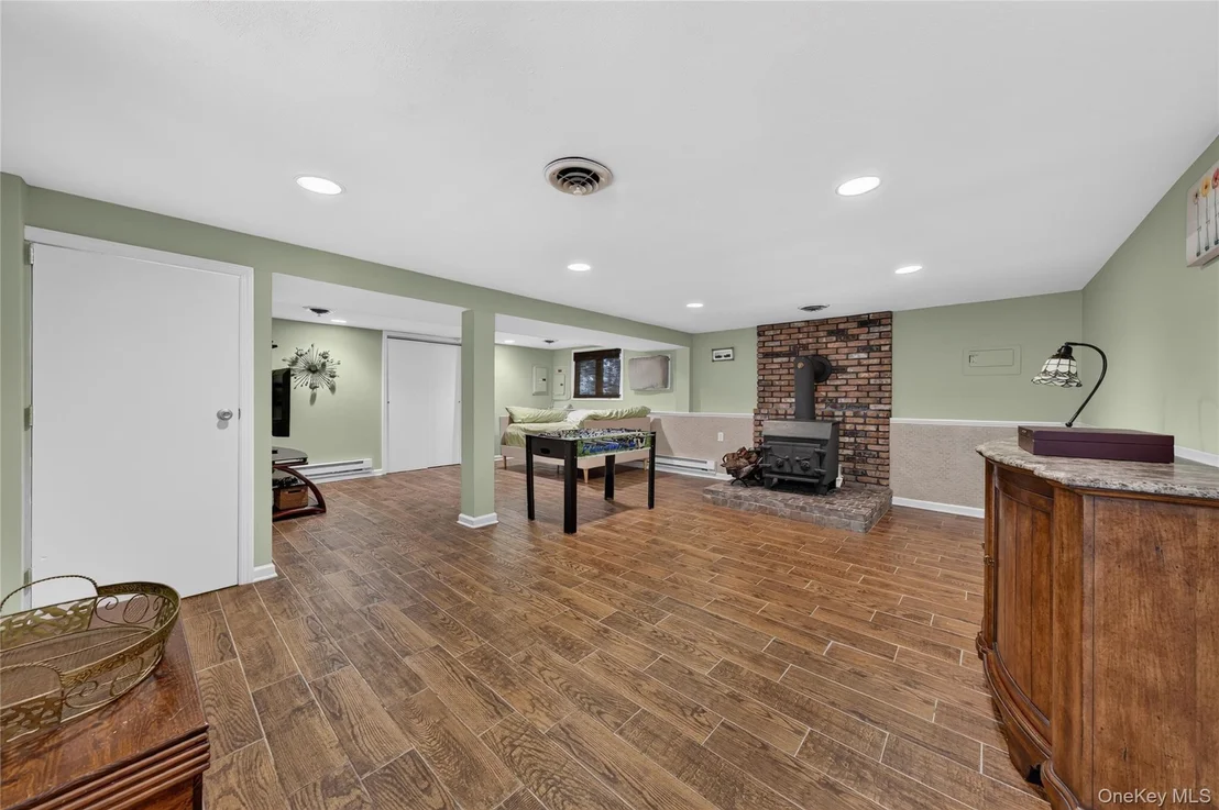Photo of 395 Bunker Drive