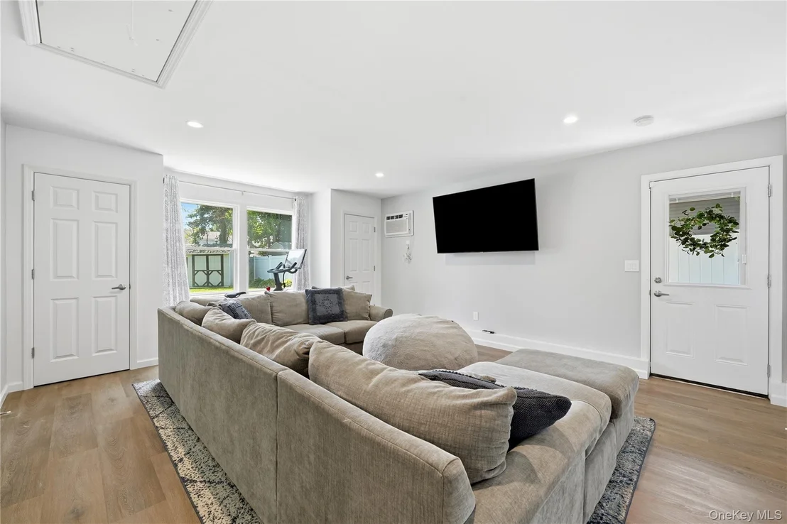Photo of 634 Morrison Street
