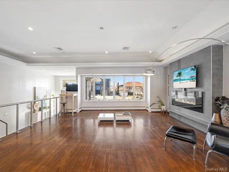 Photo of 844 Flanders Drive