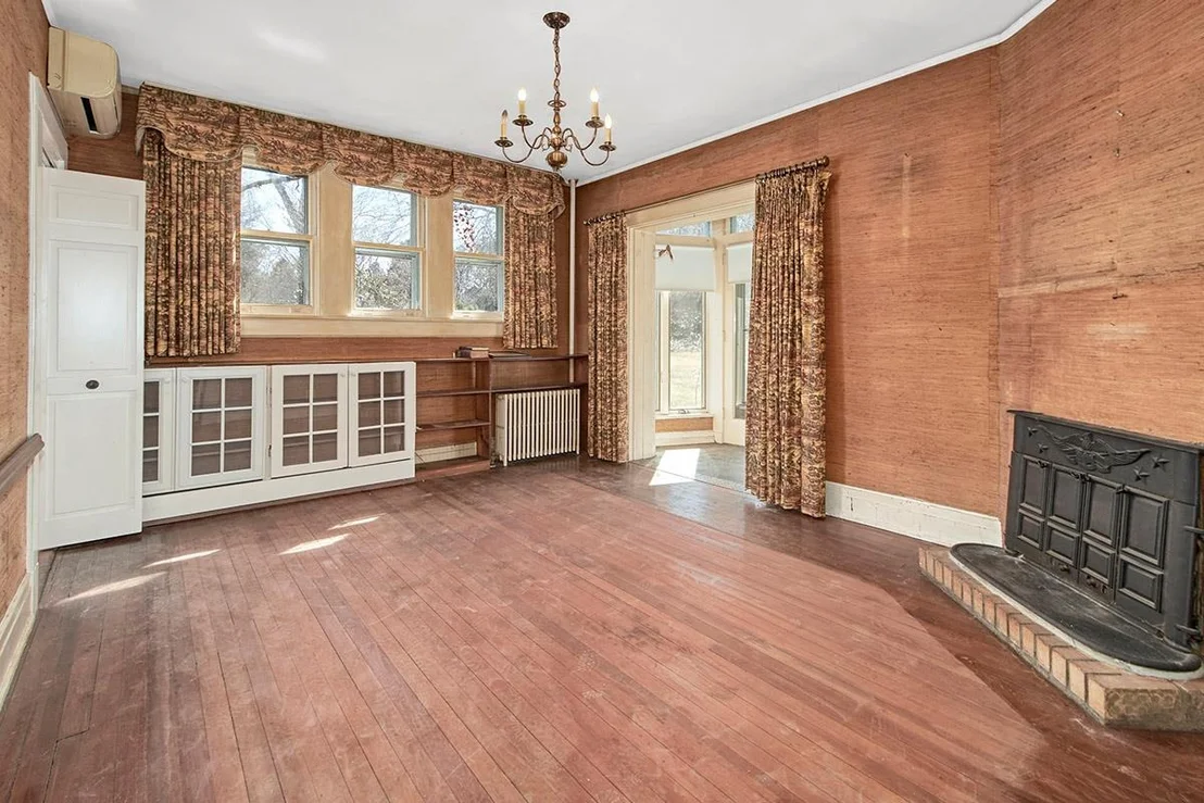 Photo of 10 Leroy Place