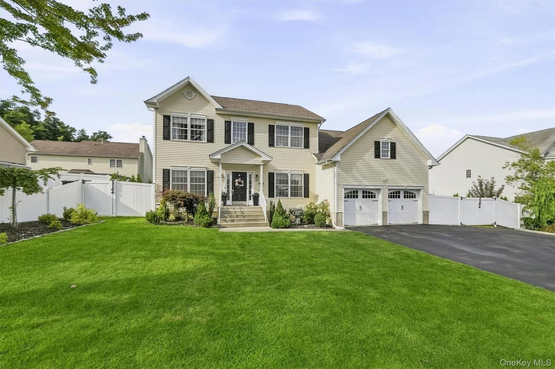 Photo of 2726 Colonial Drive