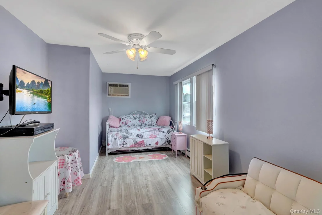 Photo of 121 Wright Avenue