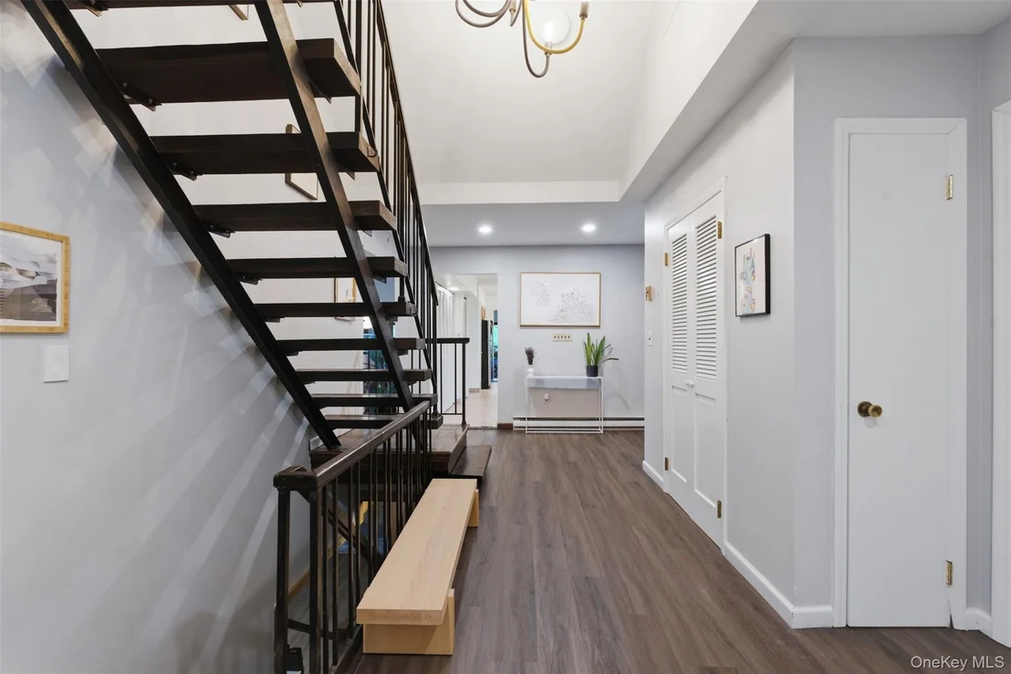 Photo of 8 Upper Shad Road