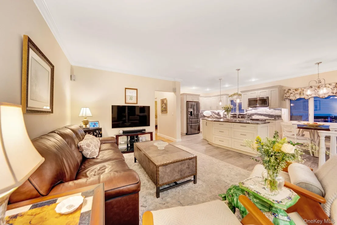 Photo of 2660 Riverside Drive