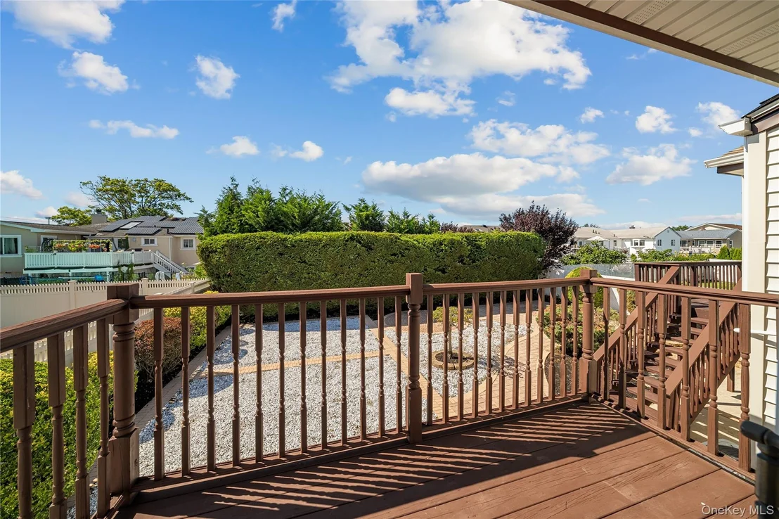 Photo of 3260 Shore Road