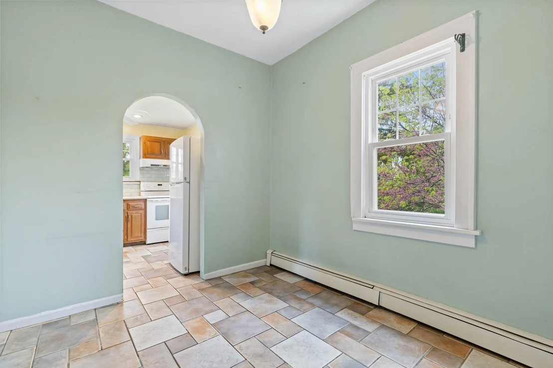 Photo of 803 Oakwood Drive