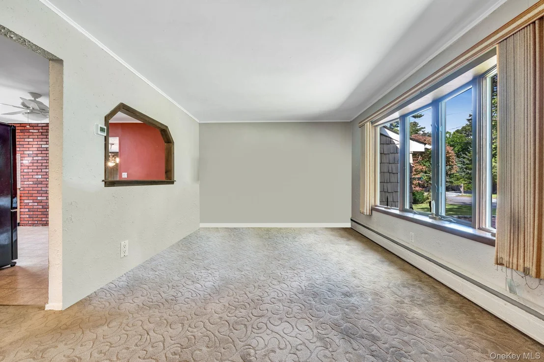 Photo of 362 W Woodside Avenue