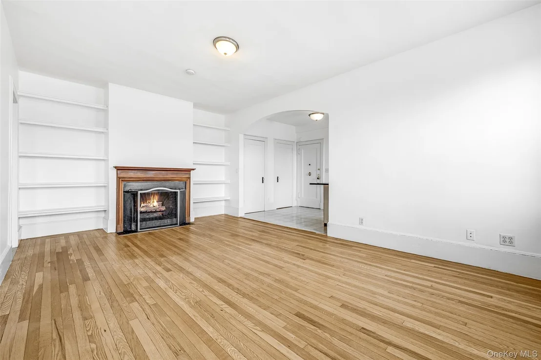 Photo of Unit 4B at 840 Bronx River Road