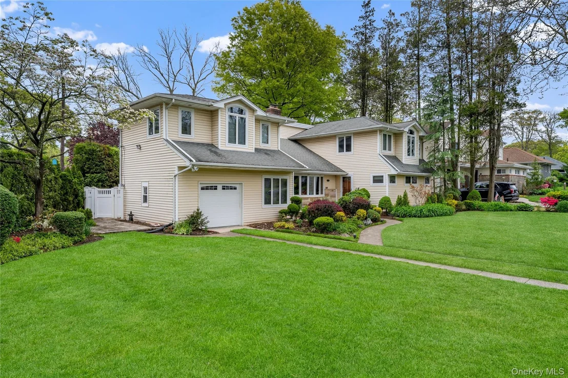 Photo of 565 Mohawk Road