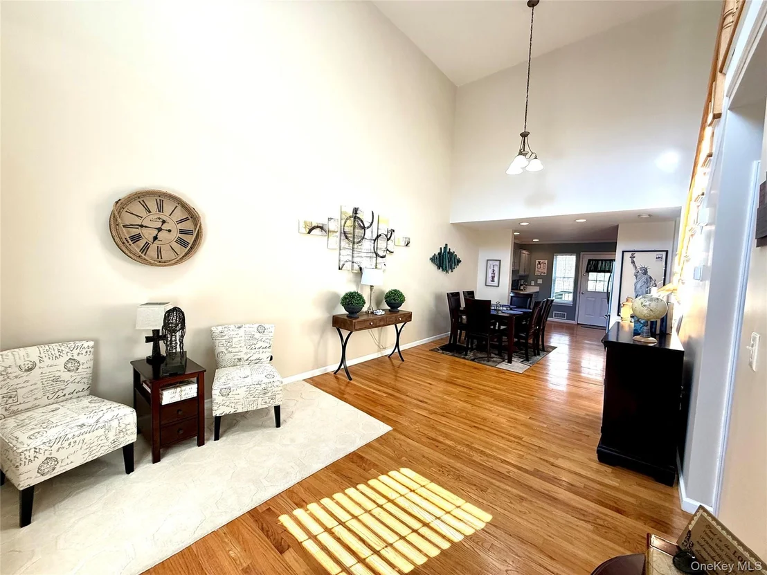 Photo of 142 Pinebrook Drive