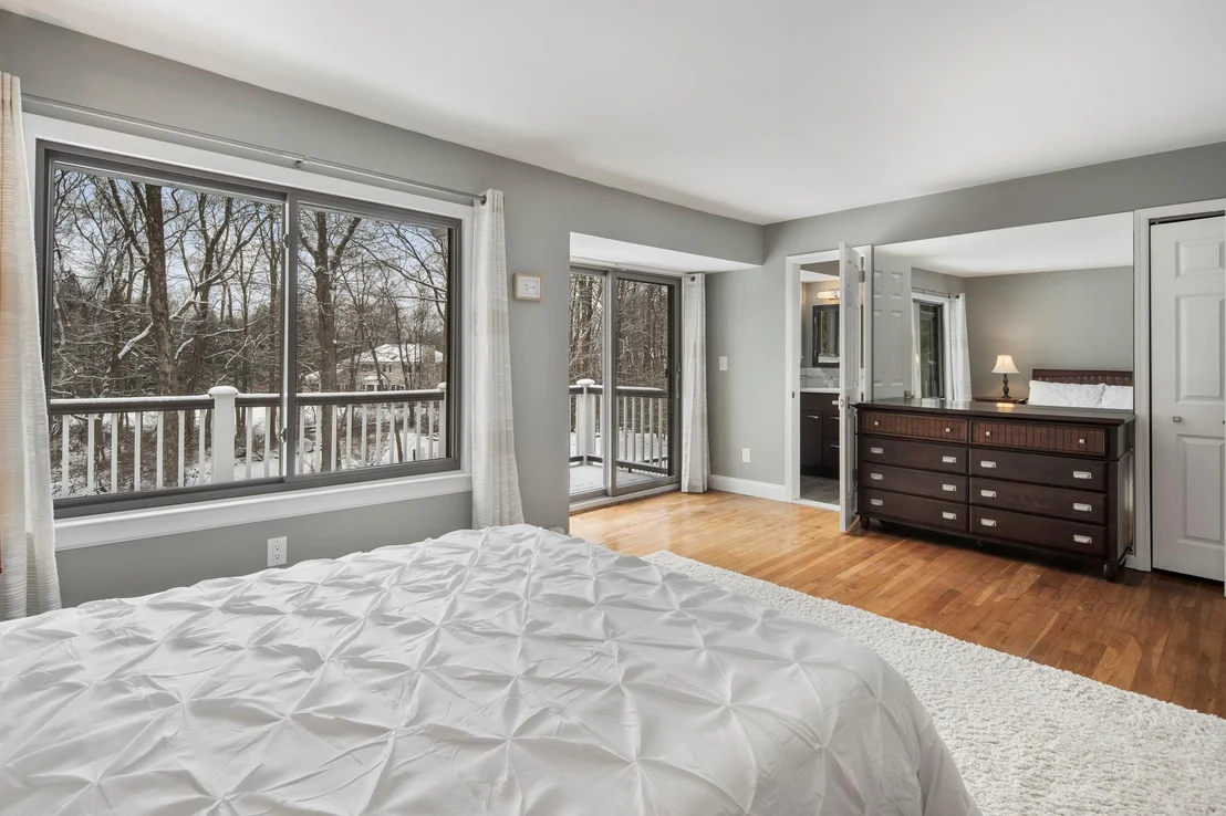 Photo of 24 Greenbriar Drive