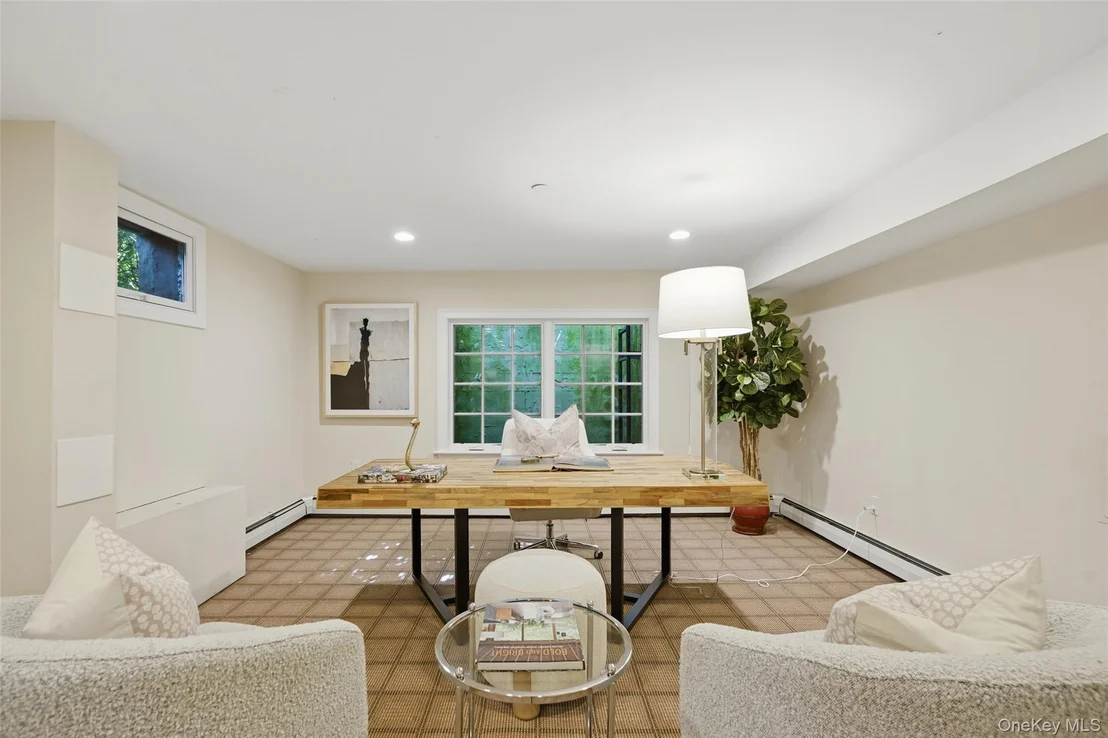Photo of 81 Park Drive N