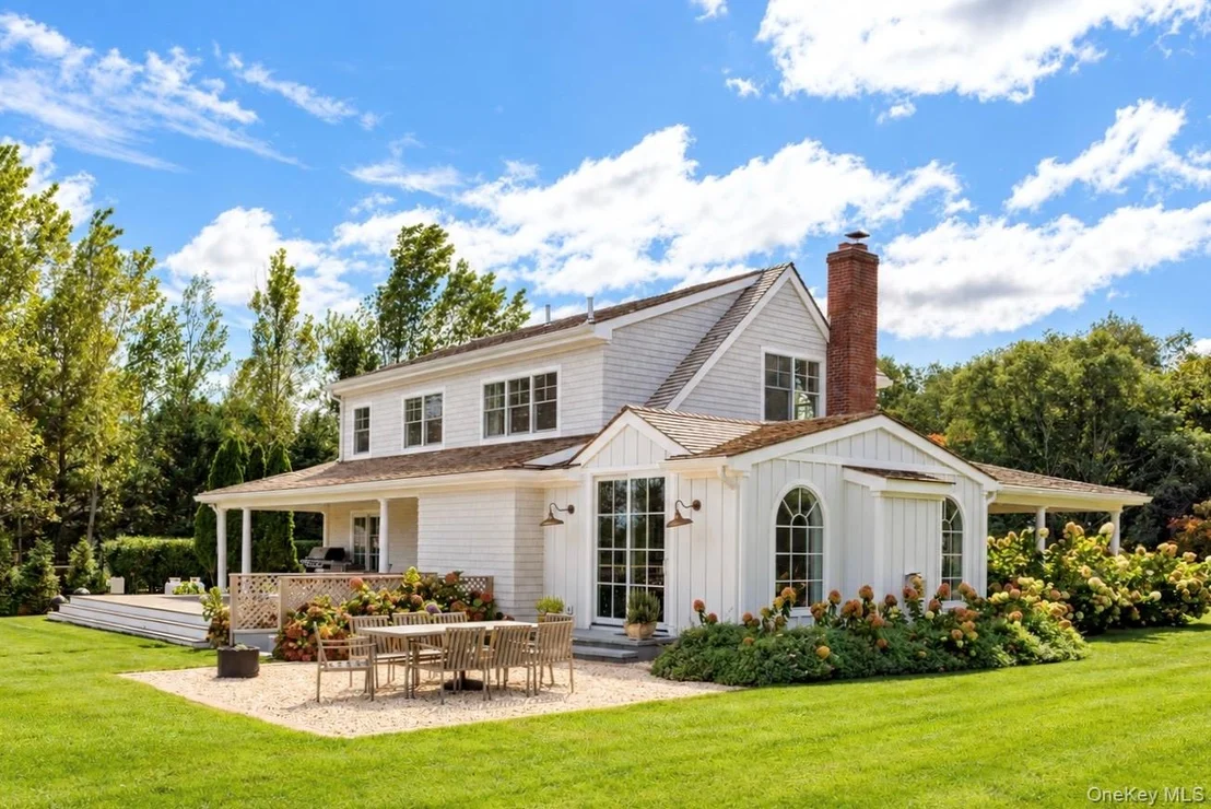 Photo of 860 Hillcrest Drive