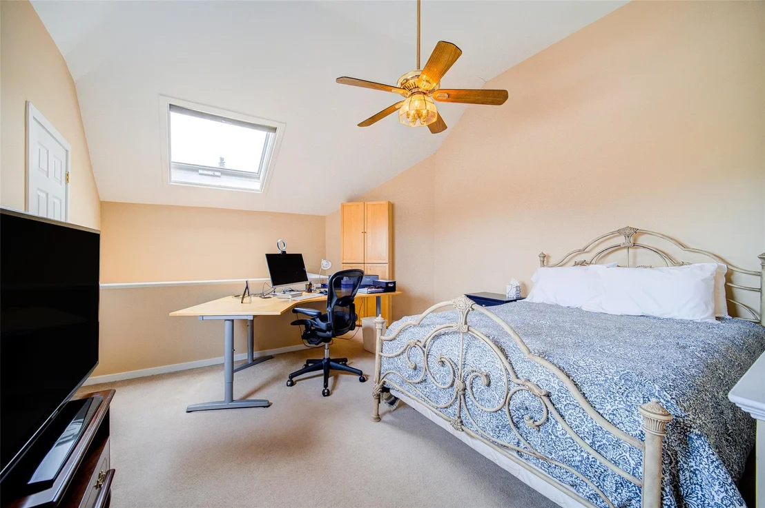 Photo of 125 Fairways Crescent