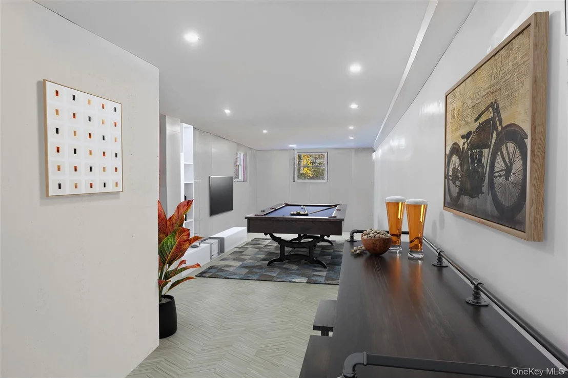 Photo of 10 Queen Drive
