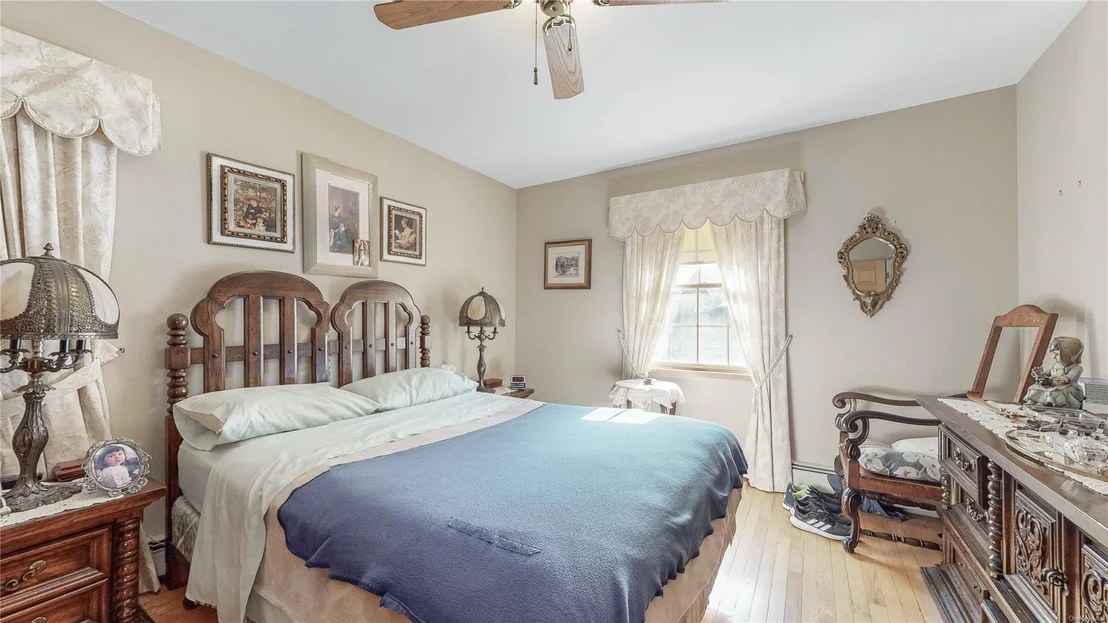 Photo of 154-26 Riverside Drive