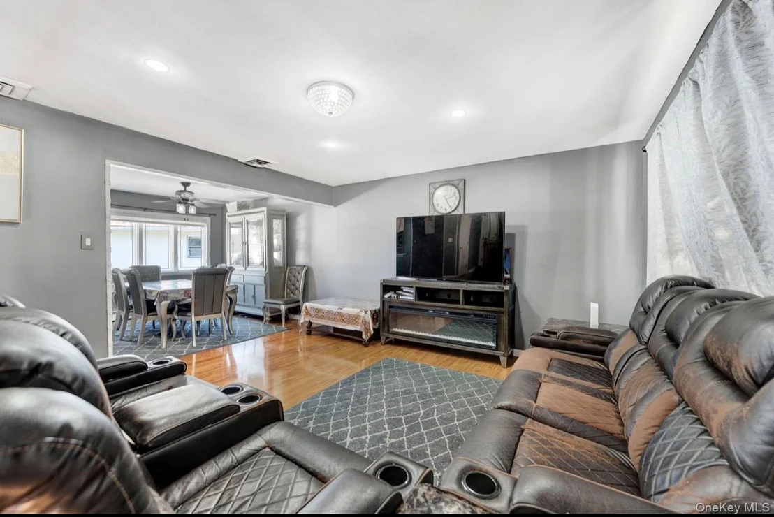 Photo of 1111 Franklin Avenue