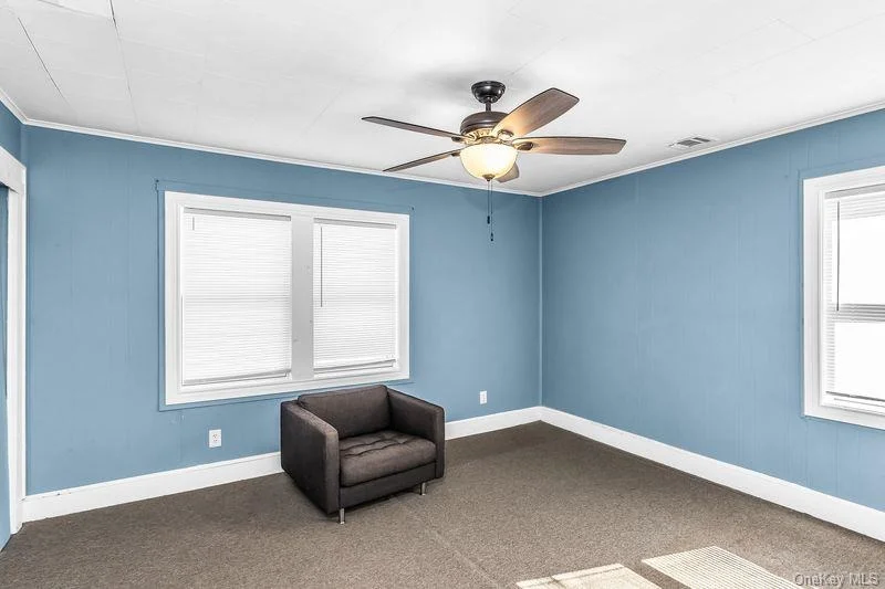 Photo of 548 E Broadway