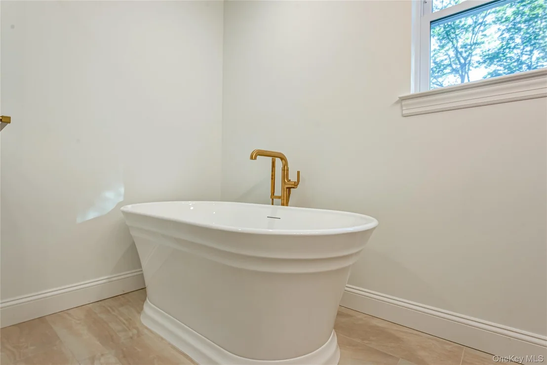 Photo of 457 Pond Path