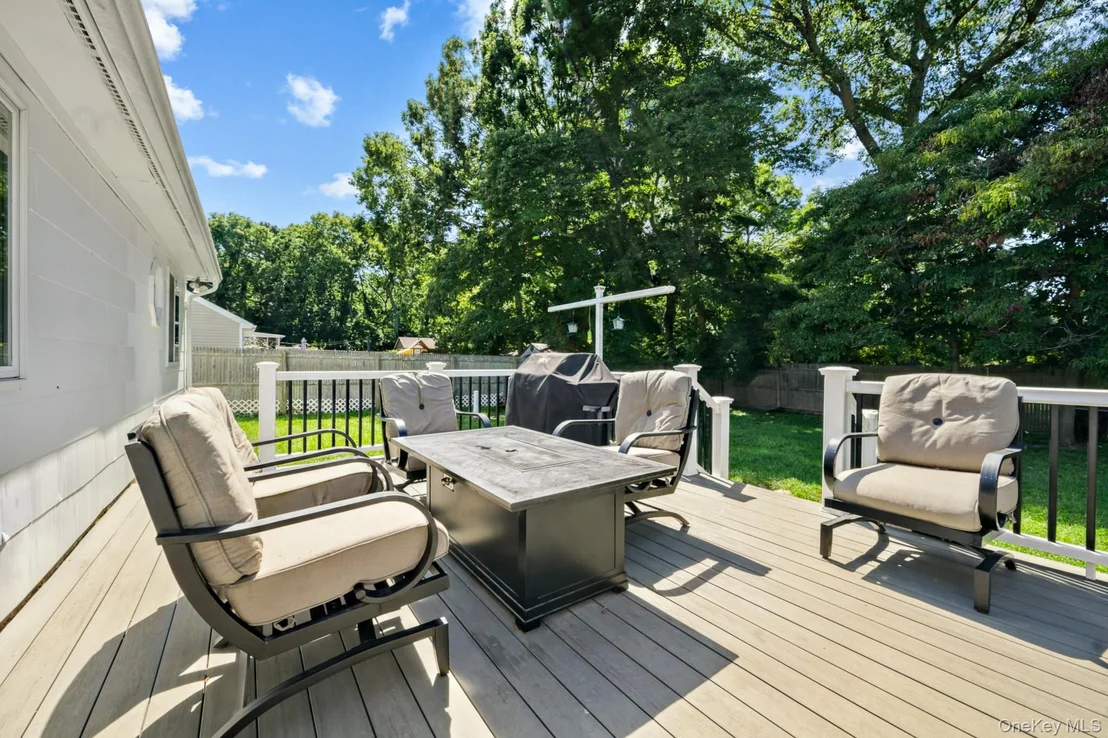Photo of 469 Carnation Drive