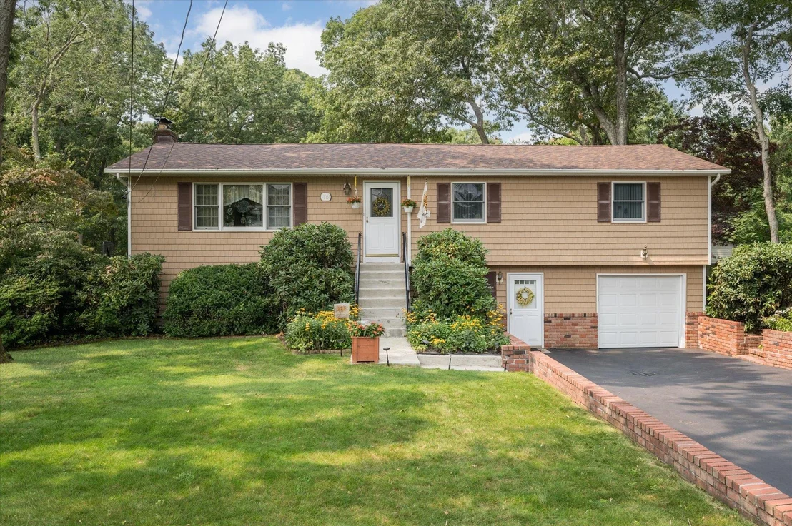 Photo of 18 Howe Road
