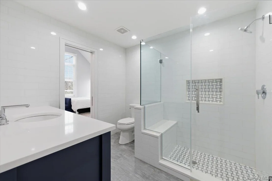 Photo of 1697 Bay Boulevard