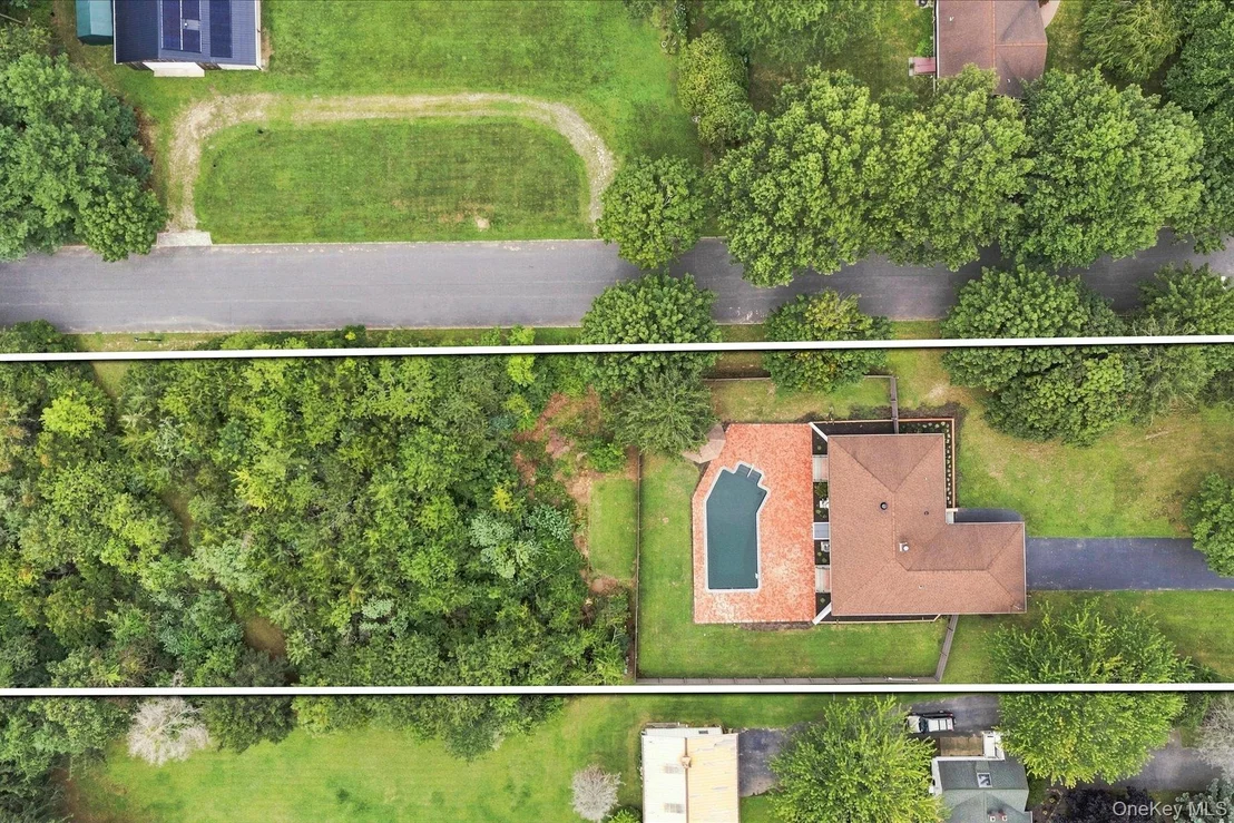 Photo of 177 Herricks Lane