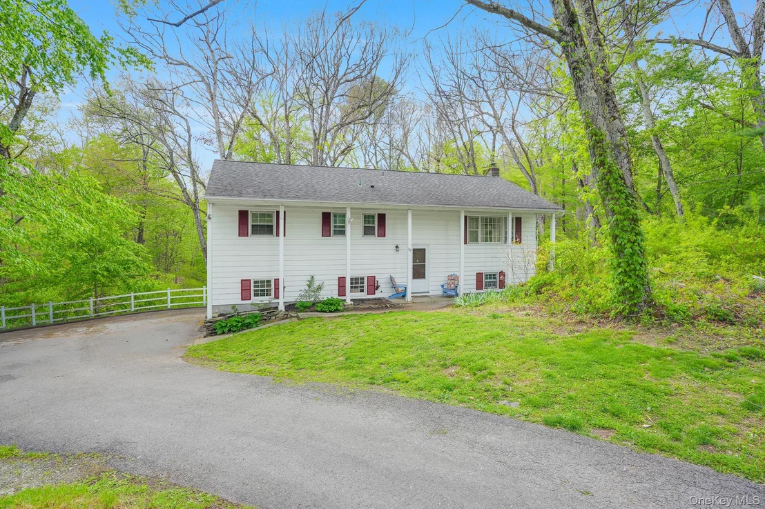 Photo of 82 Roosevelt Road