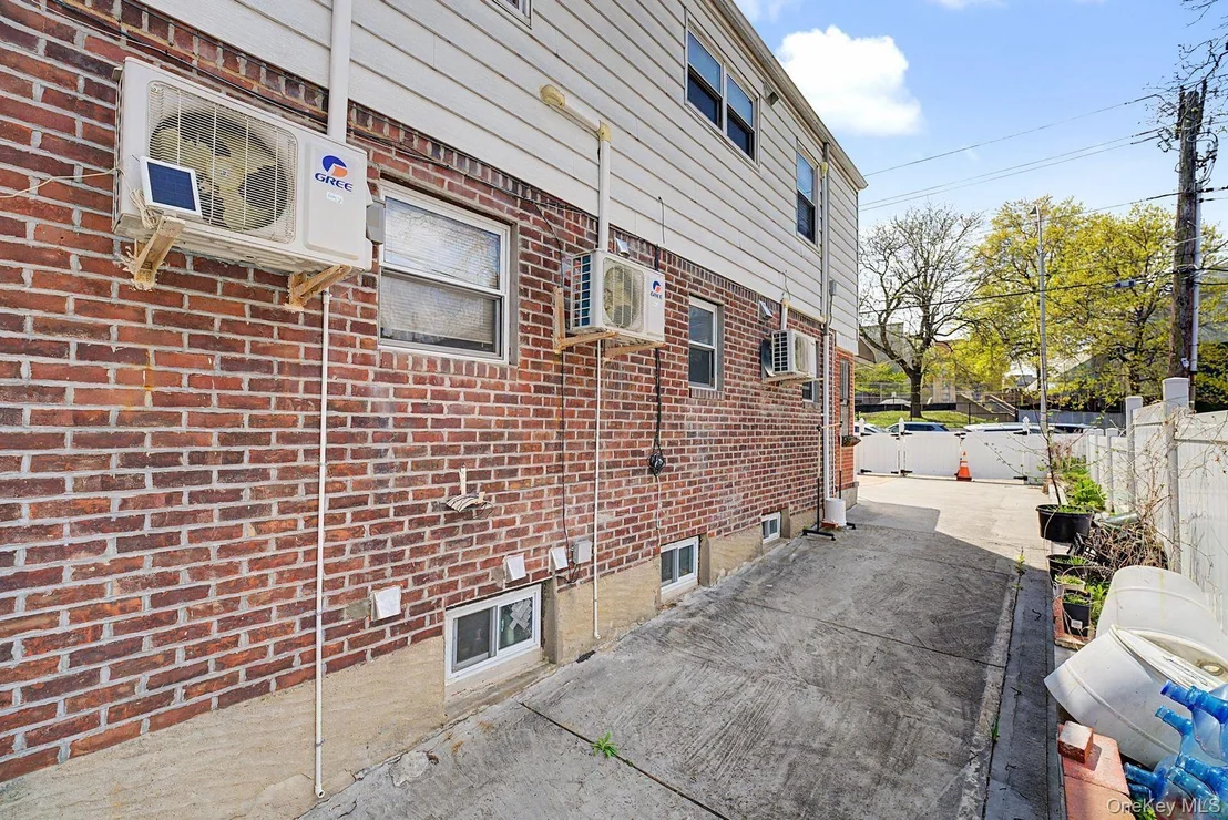 Photo of 15001 Reeves Avenue