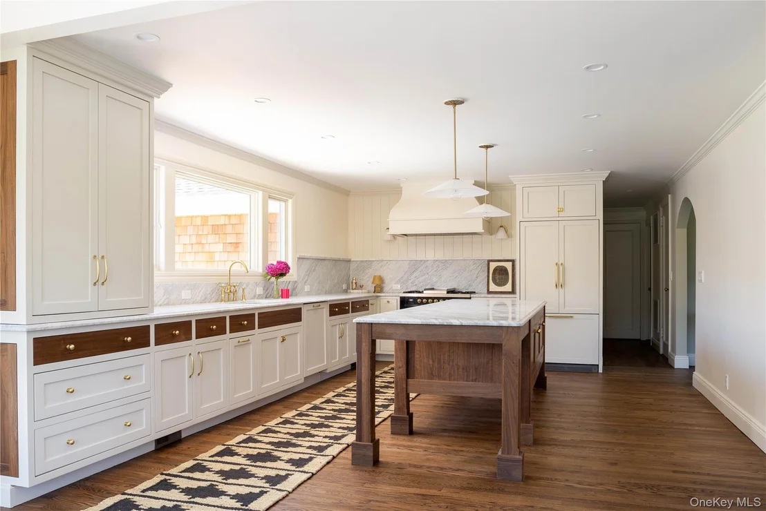 Photo of 605 Cedar Drive