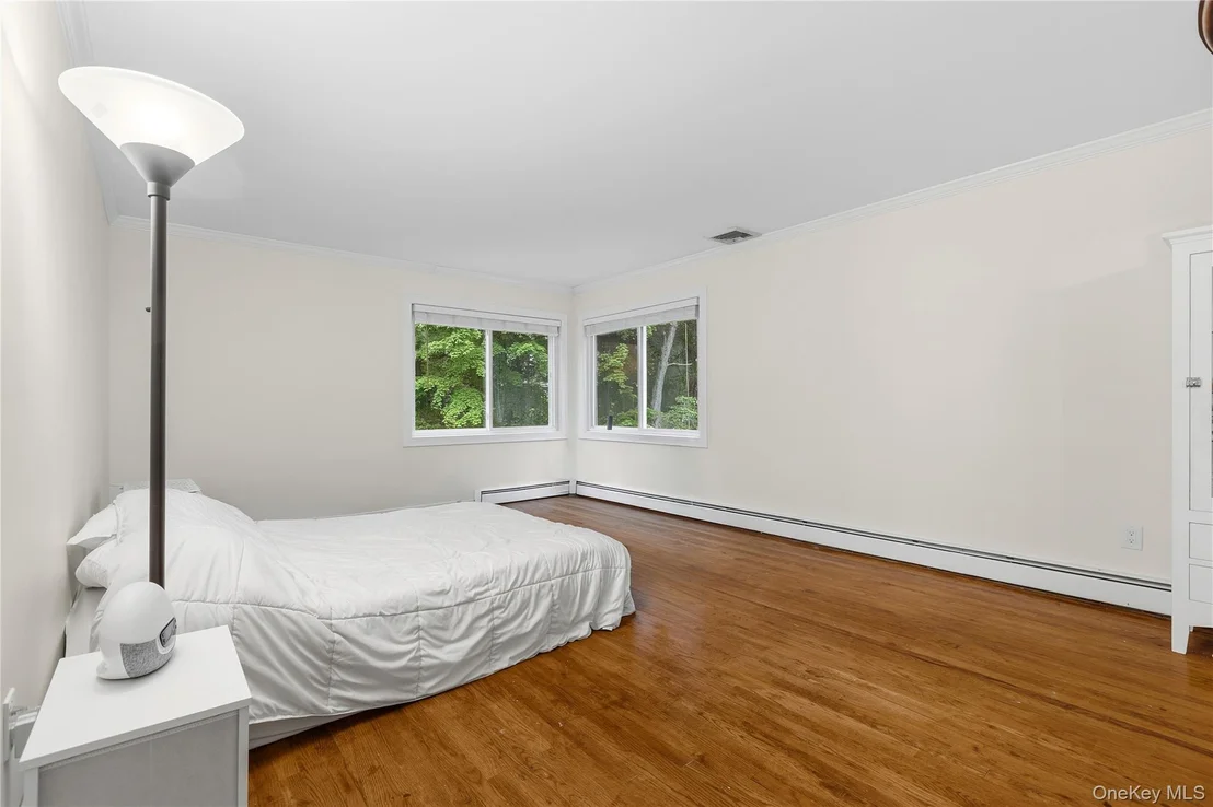 Photo of 65 Cliffside Lane