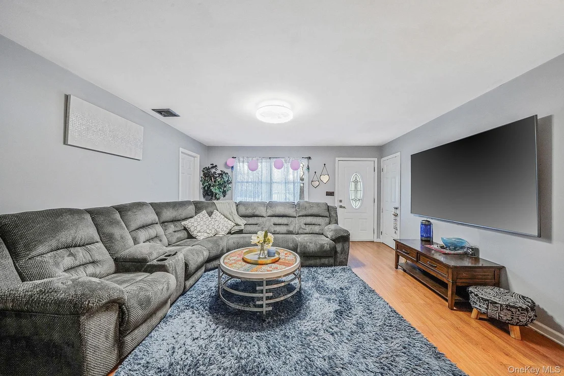 Photo of 2 Buchanan Avenue