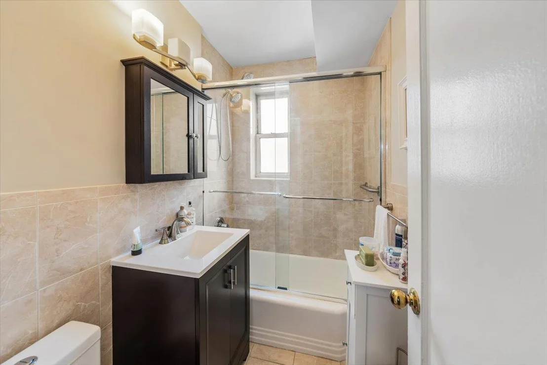 Photo of Unit 6F at 821 Bronx River Road