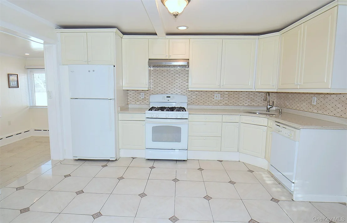 Photo of 76 Hoffman Avenue
