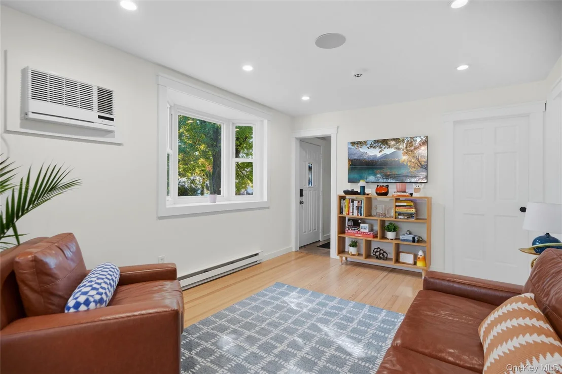 Photo of 109 Lakeview Drive