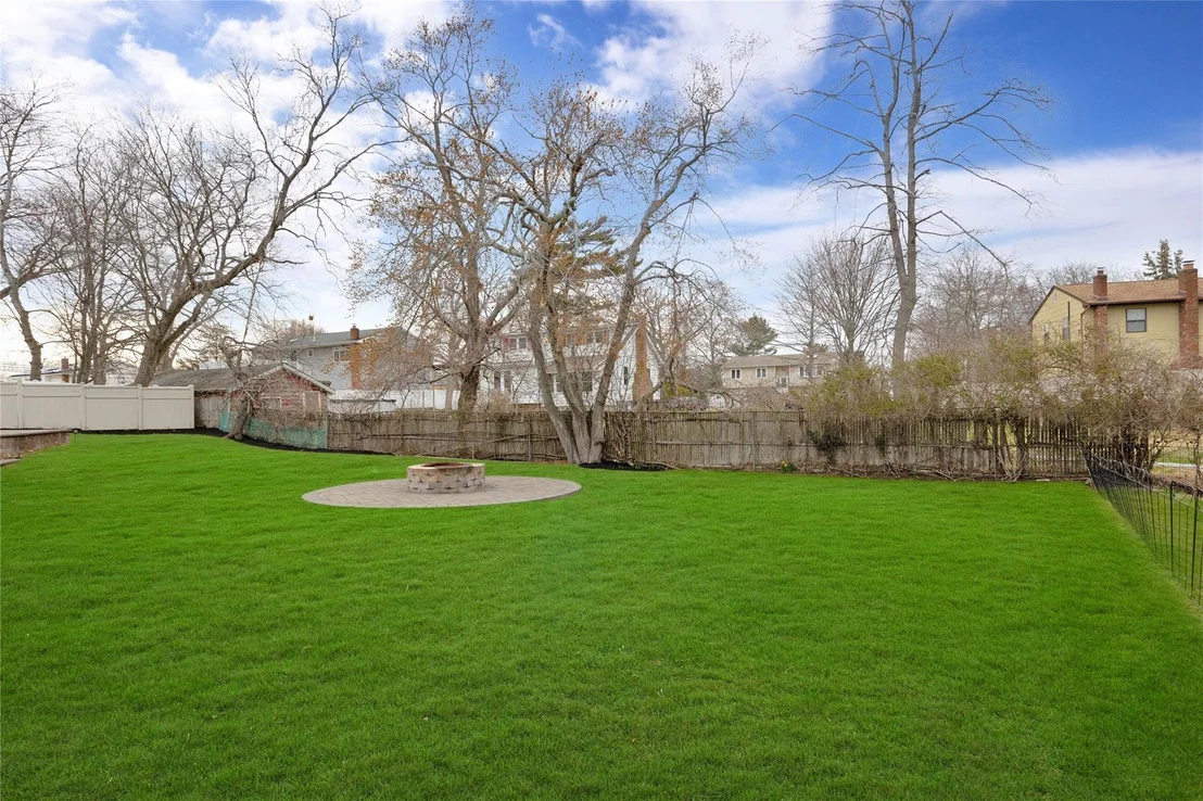 Photo of 4 Brooktree Circle