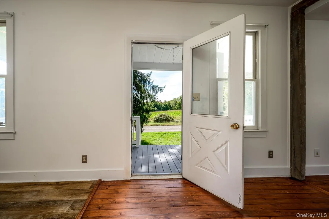 Photo of 672 Tower Hill Road