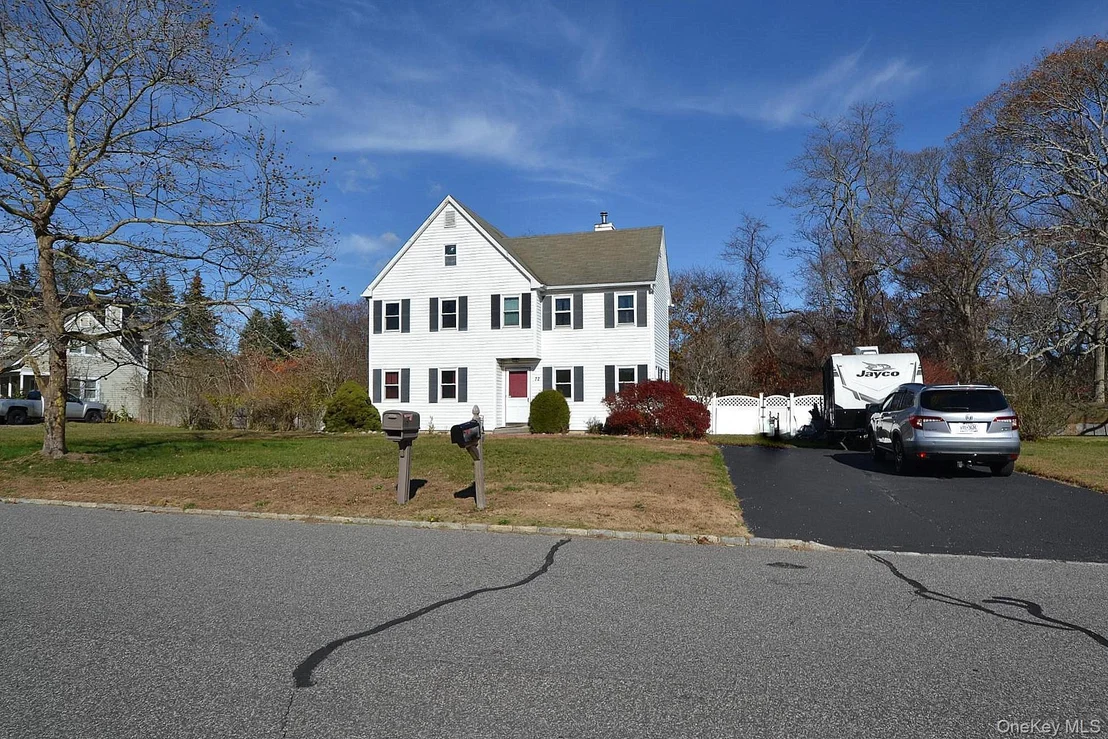 Photo of 72 Old Farm Road