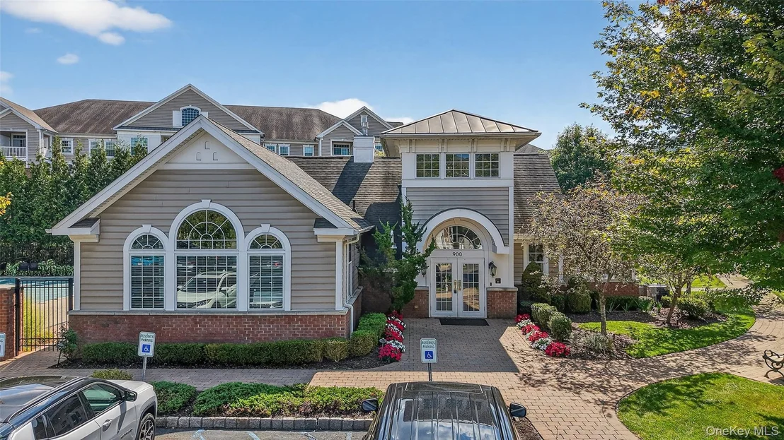 Photo of 423 Regency Drive