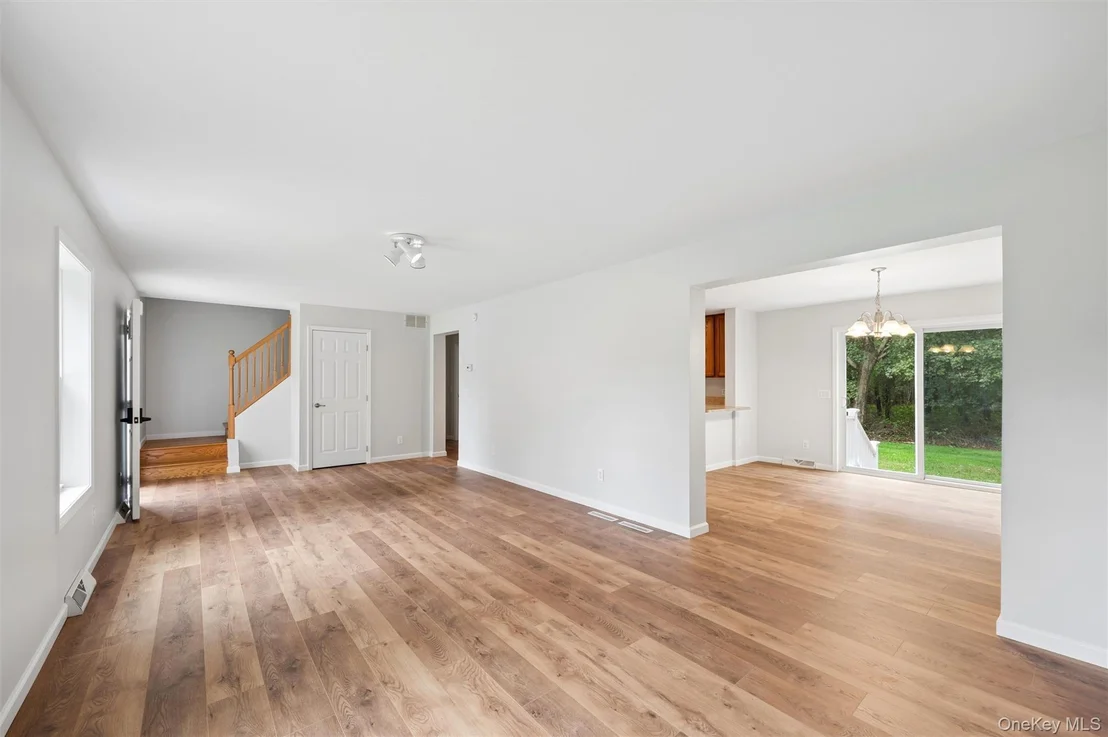 Photo of 147A Old Country Rd