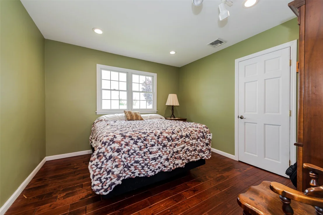 Photo of 3275 Bay Front Drive