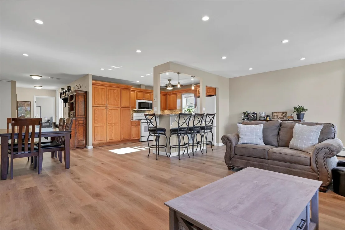 Photo of Unit 3C at 1 Lakeview Drive